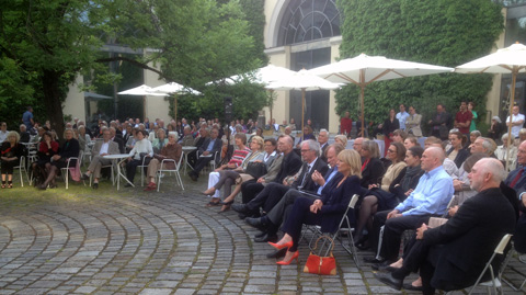 Vernissage im Innenhof